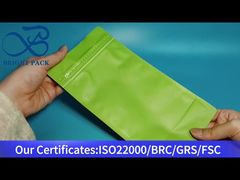 zielona torba z płaskim dnem, zapinana na zamek