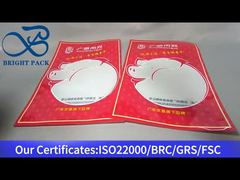 czerwona plastikowa torba z przezroczystym okienkiem na mięso