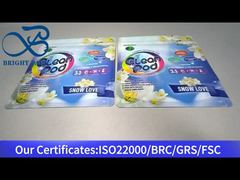 niebieska, stojąca, zamykana plastikowa torba na kapsułkę z detergentem do prania